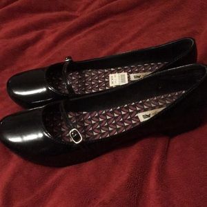 American Eagle by Payless flats